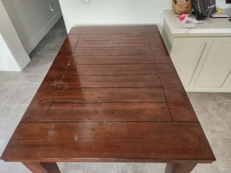 Wooden Extendable Table. Solid Wood. 5 Chairs.  With Leaf