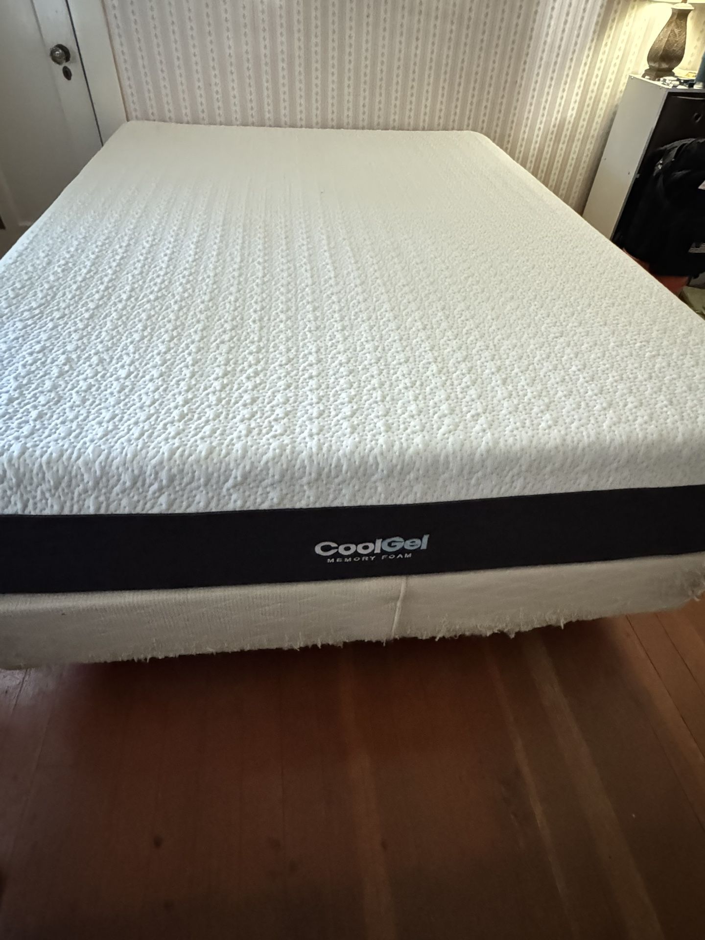 QUEEN MATTRESS, Box spring, Frame Pad And Cover