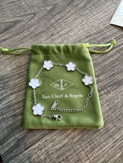 Clover bracelet