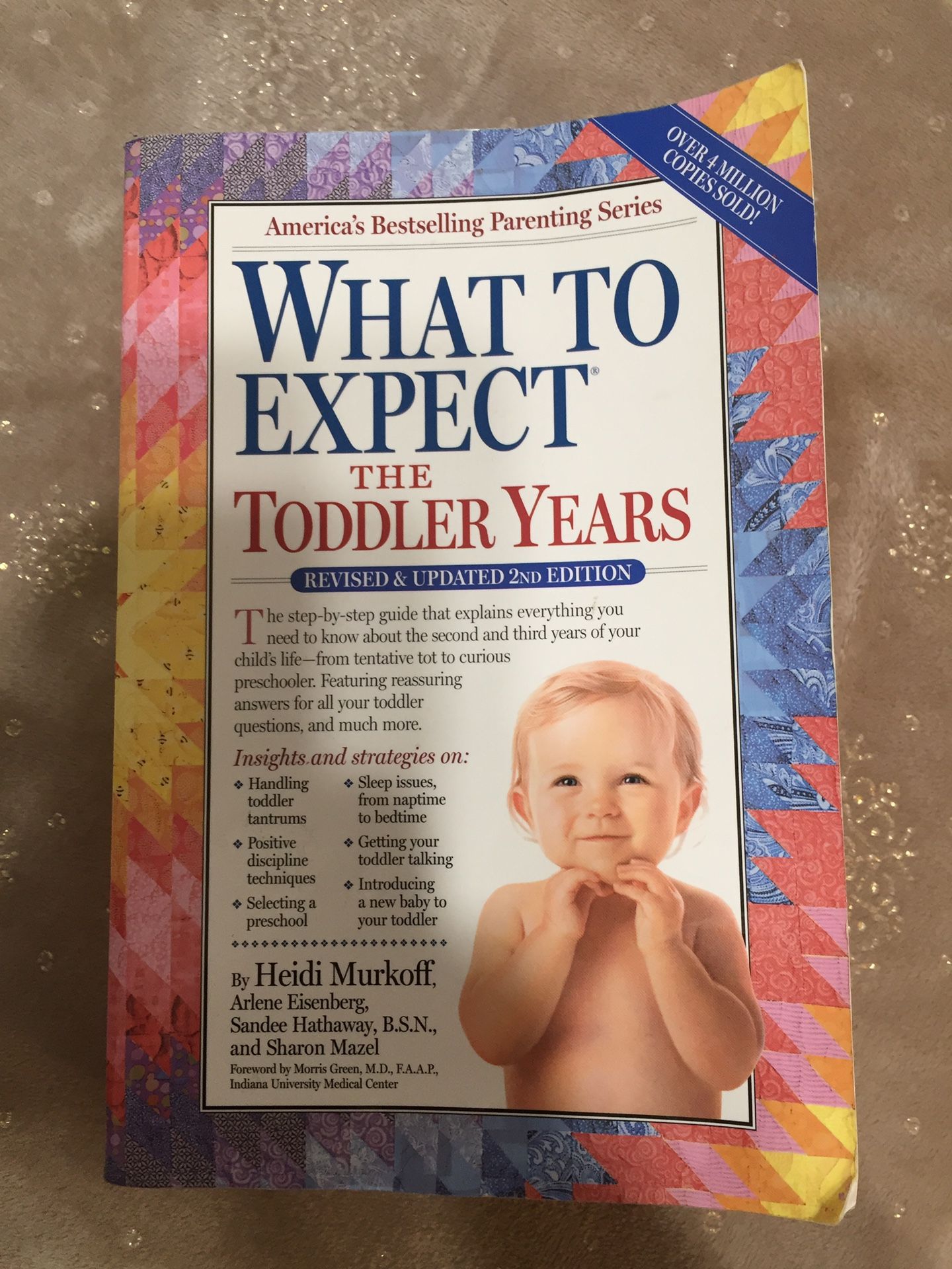 WHAT TO EXPECT - THE TODDLER YEARS BOOK