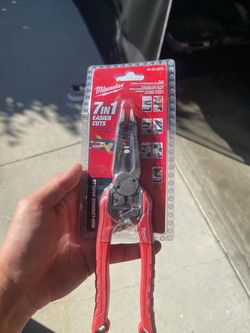 Milwaukee wire stripper and crimper 7-in-1 High-Leverage Pliers 48-22-3078