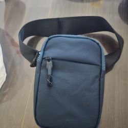 Concept global crossbody