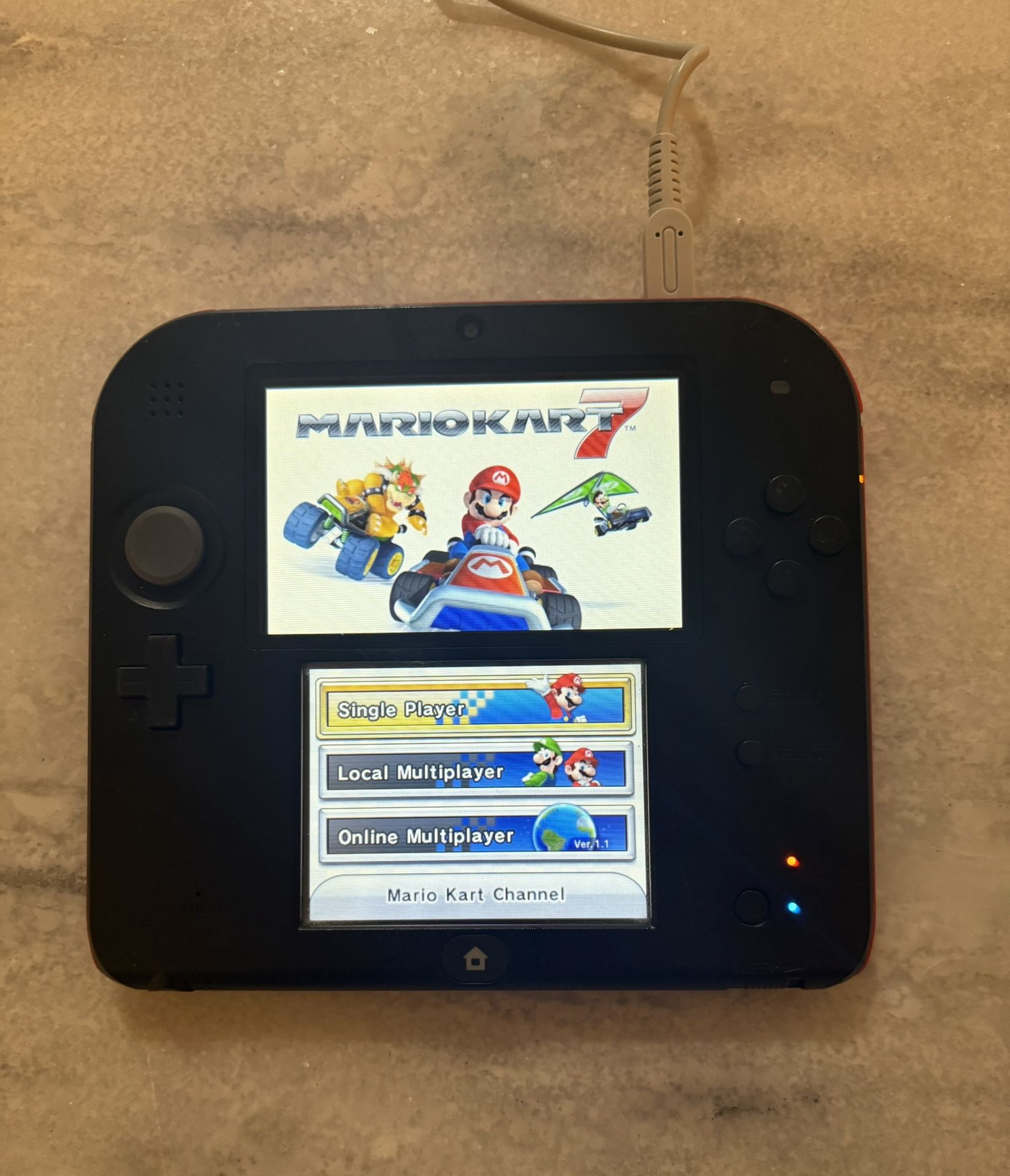 Nintendo 2DS w/ Mario Kart 7