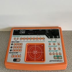 Roland D2 Groovebox Drum Machine Sequencer