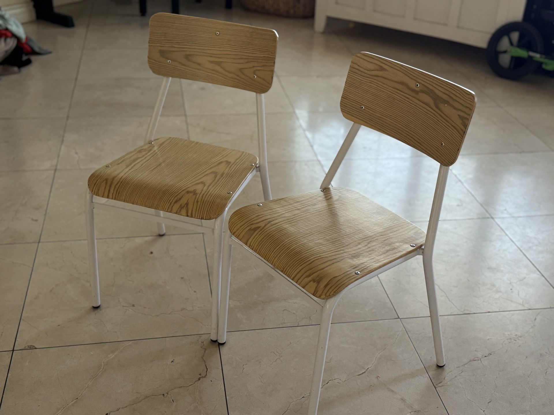 Pillowfort Kids Classroom Light Wood Chairs