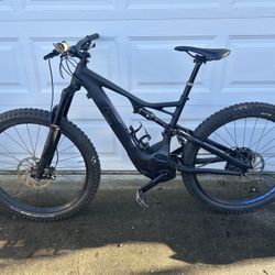 2018 specialized Levo E bike with full suspension in great condition. Comes with charger. Baddie Ray is strong and has been rented fairly minimally. R
