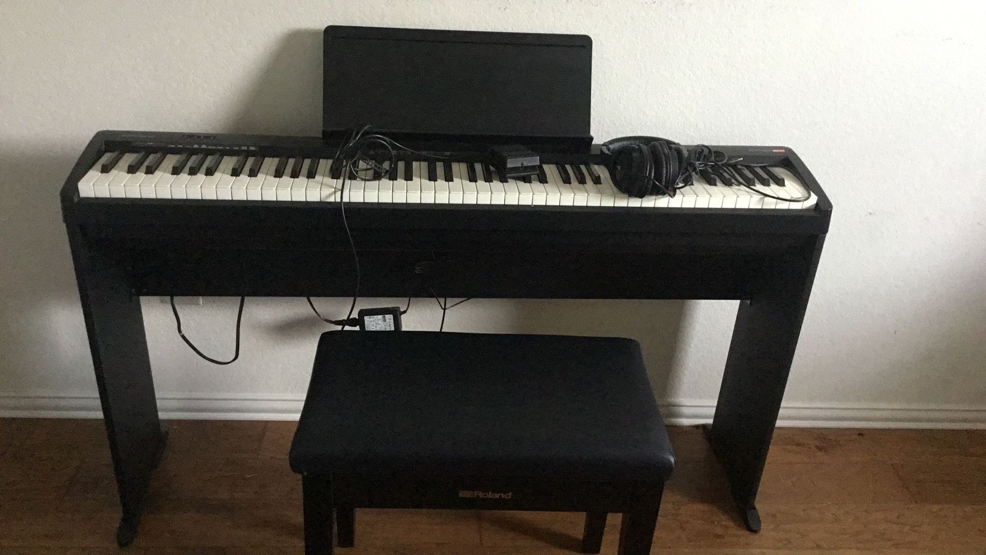Roland FP-10 Digital Piano – Barely Used, Great Condition