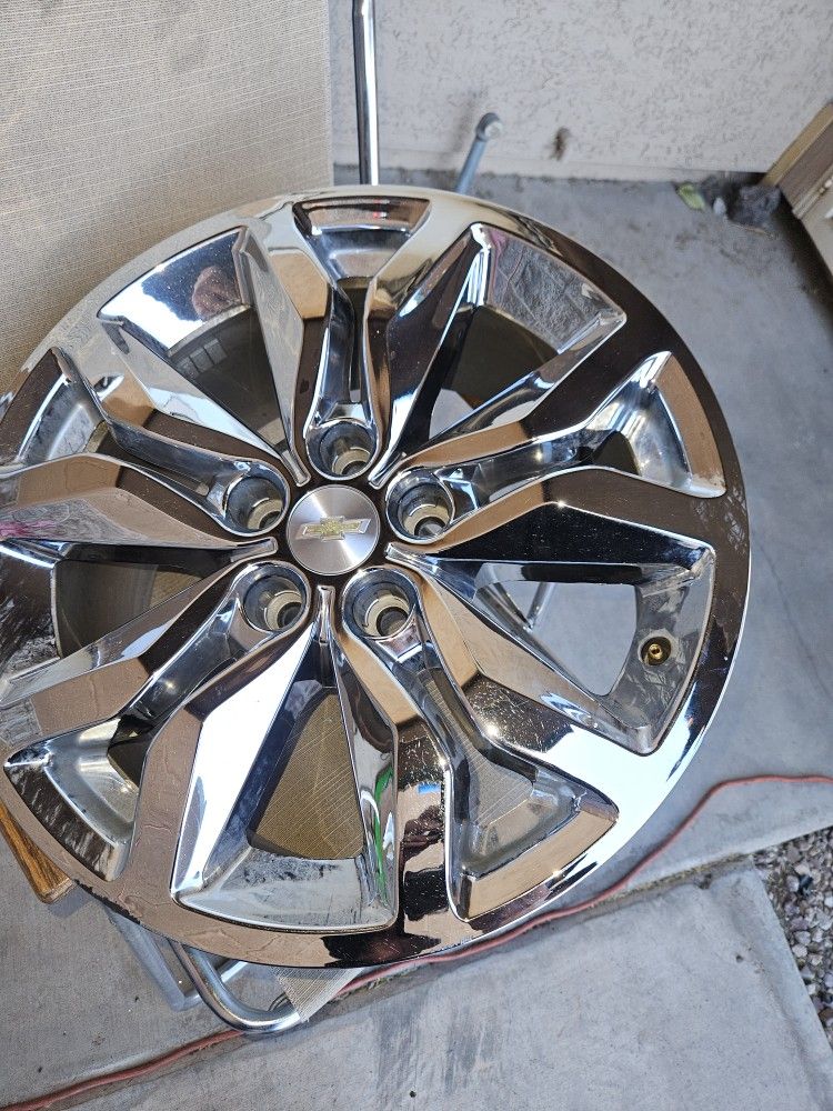 5x120 Chevy Malibu Chrome Hub Caps 18"