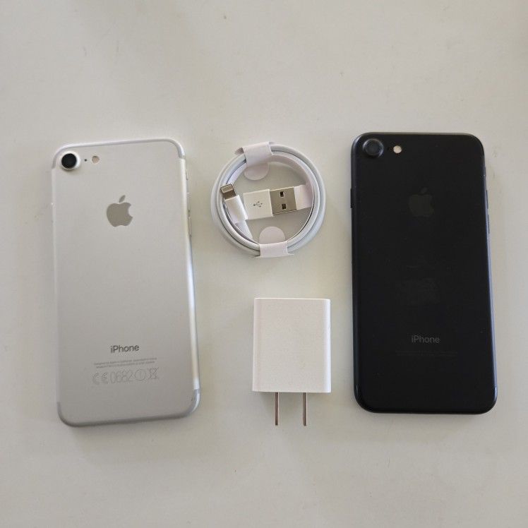 Apple iPhone 7 - UNLOCKED - Like New (Color choices)