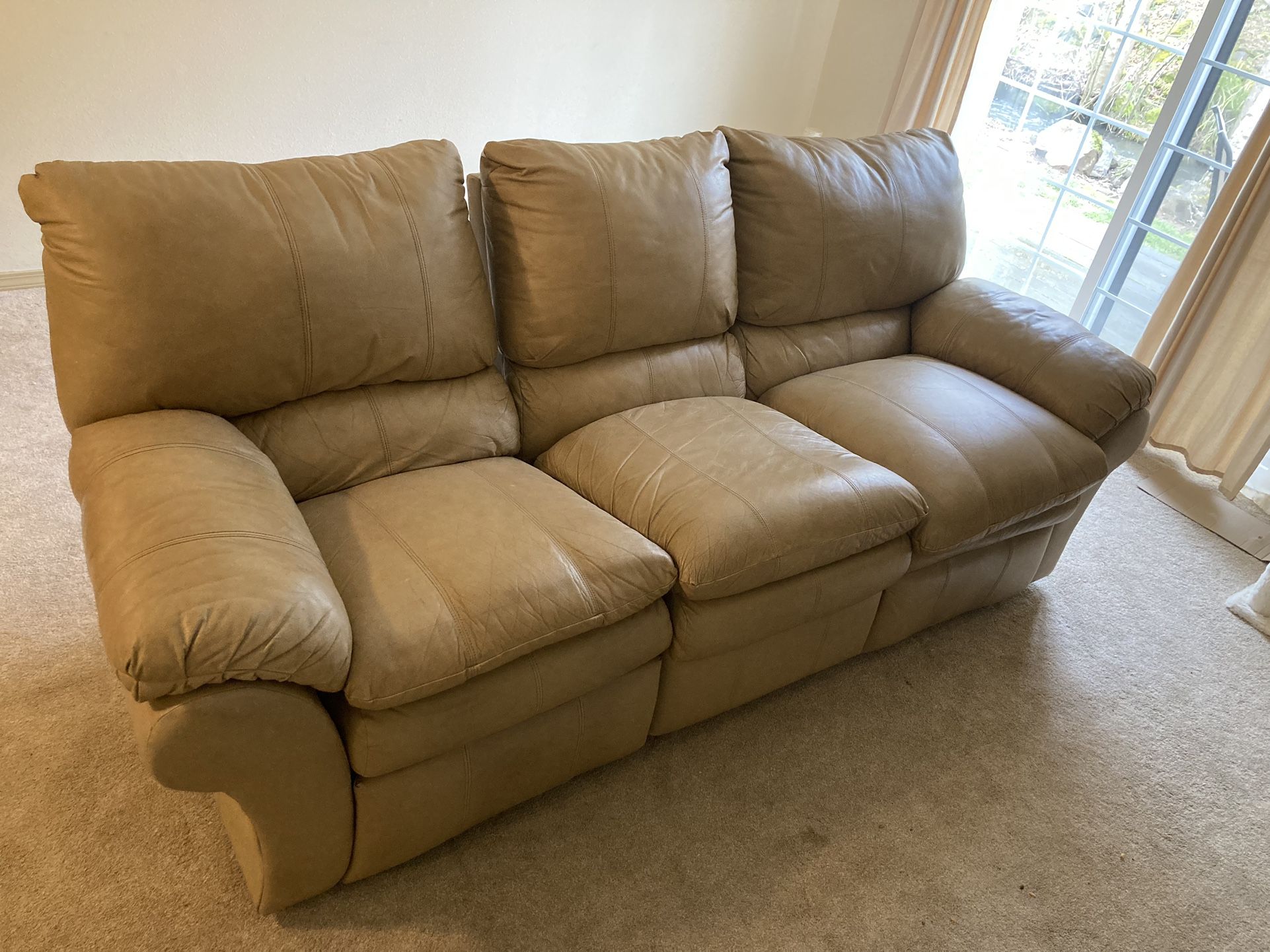 Reclining leather couch for Sale in Salem, OR OfferUp