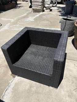 Wicker Outdoor Lounge Chairs