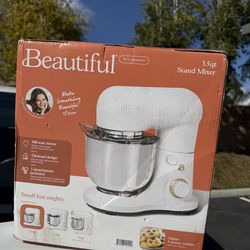 NEW Beautiful Kitchen mixer  3.5qt