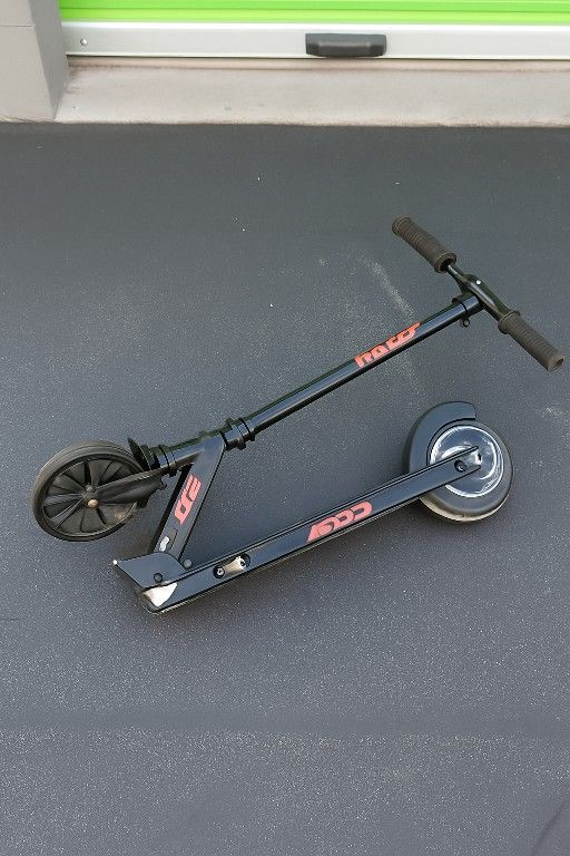 Razor E300S Electric Scooter (Black)
