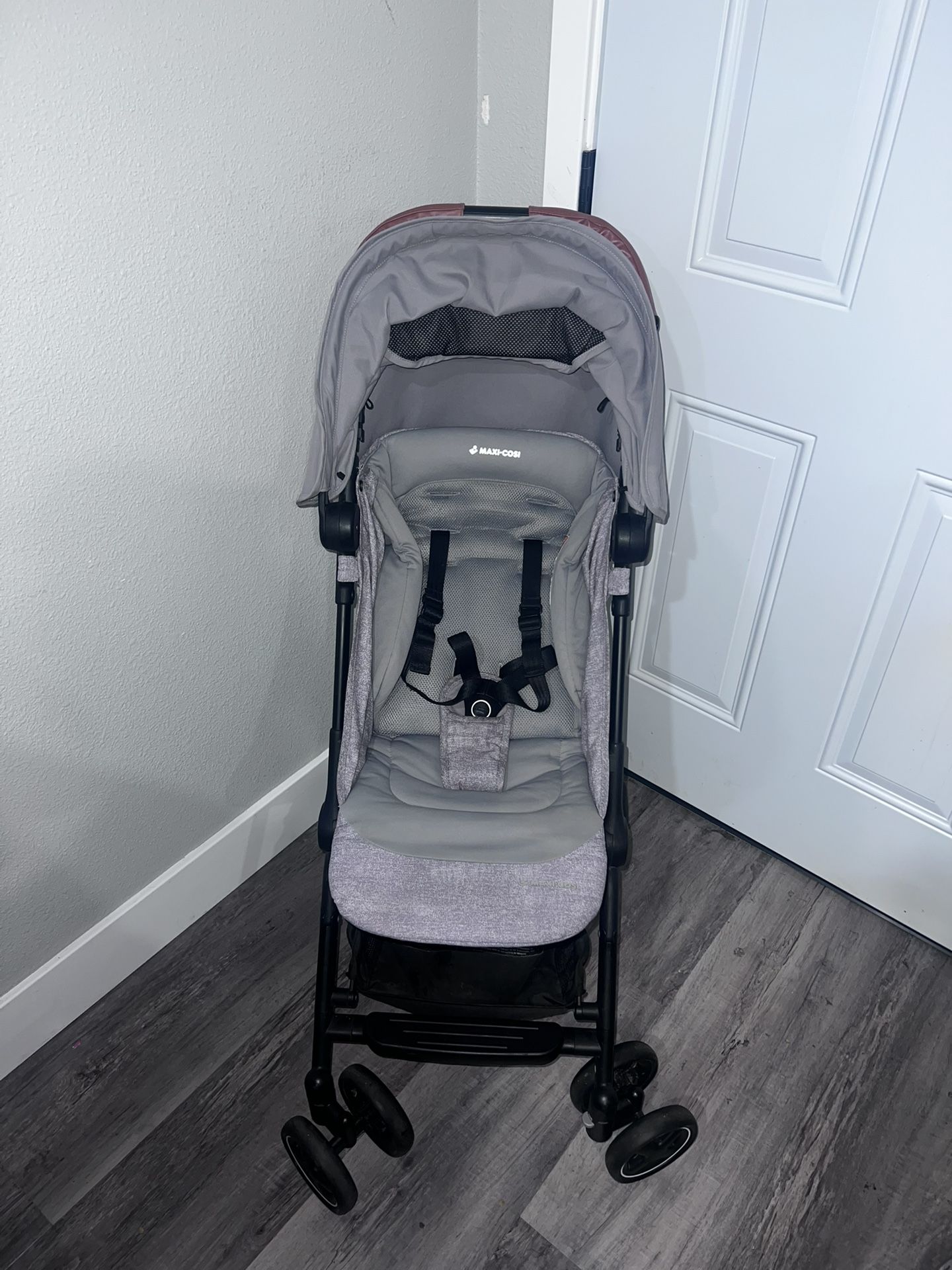 Maxi Cosi Lara Compact Stroller