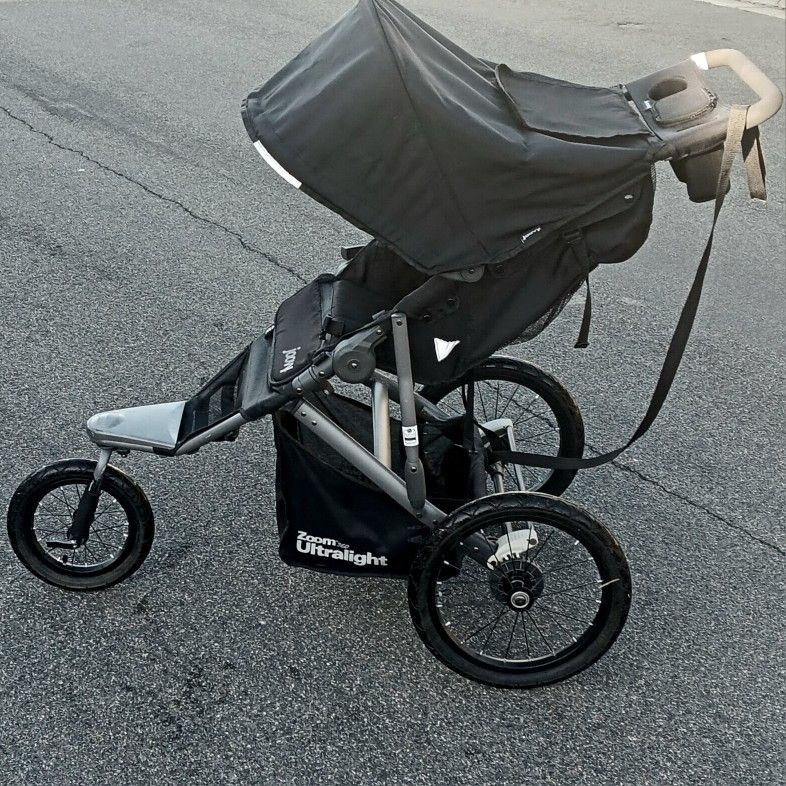 Joovy Zoom Ultralight Jogging Stroller