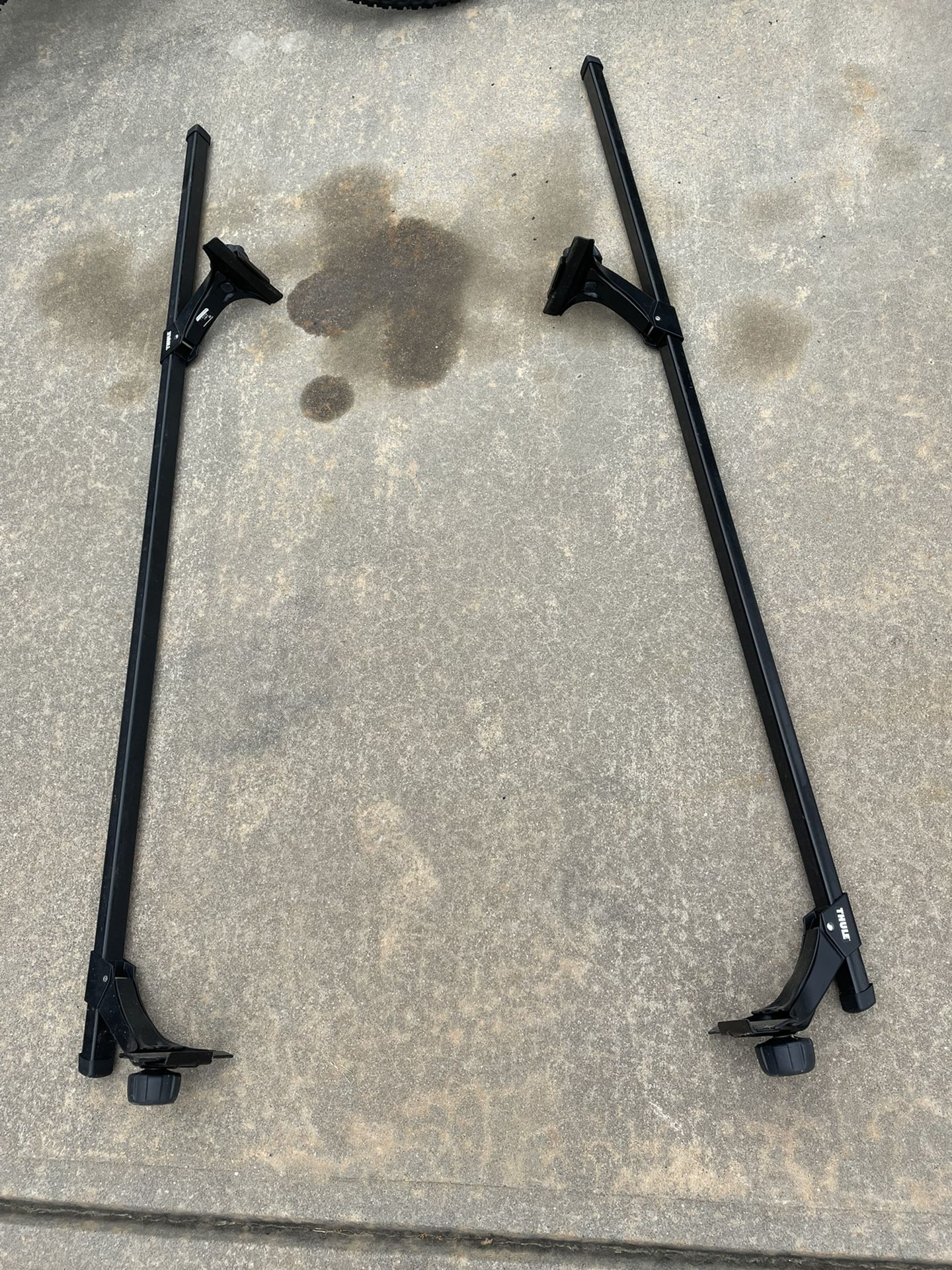 Locking Thule Rack fits Jeep JK