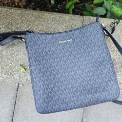 MK JET SET TRAVEL LARGE LOGO MESSENGER BAG