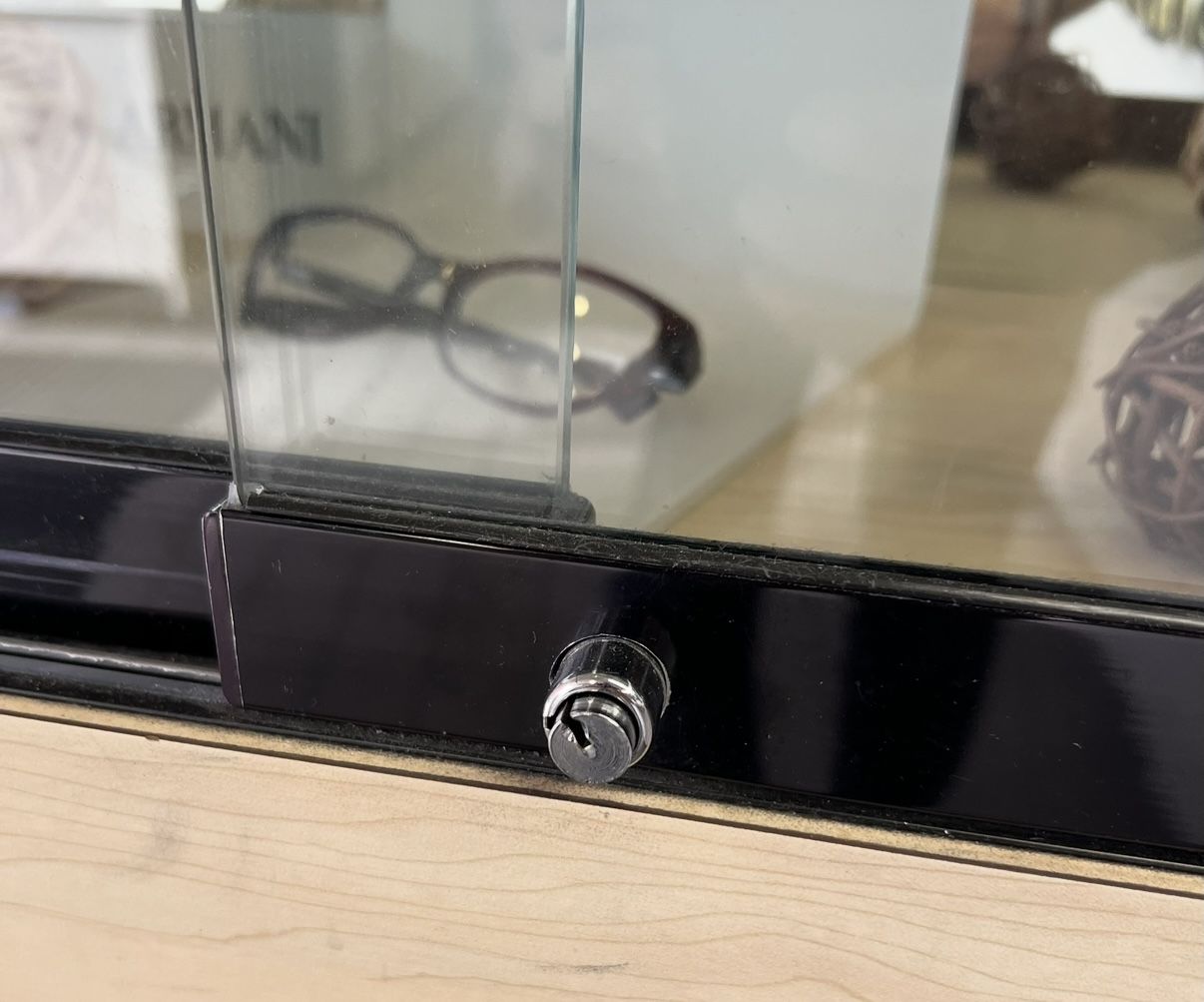 Display Furniture Retail Optometrist Collectables 