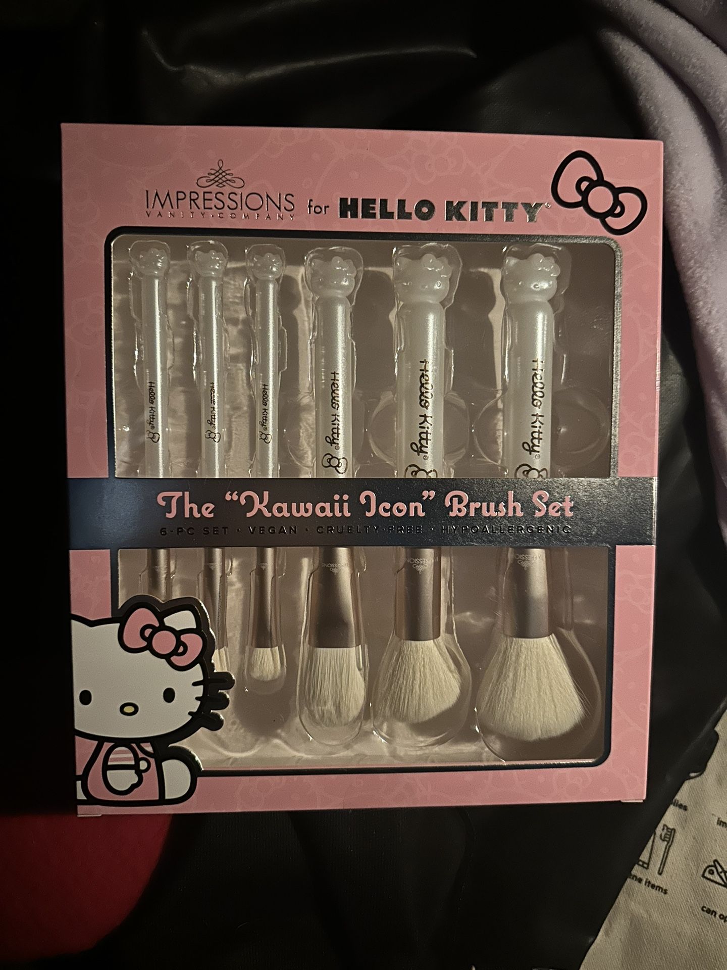 Hello Kitty Makeup Brush Set