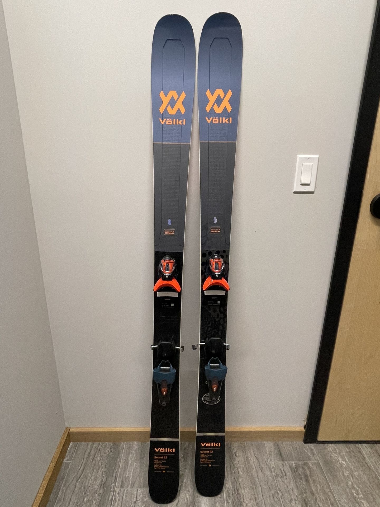 2020 Volkl Secret 92 Women’s 156cm Skis