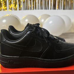 Women’s Nike Air Force 1 Low Black - Size 6.5