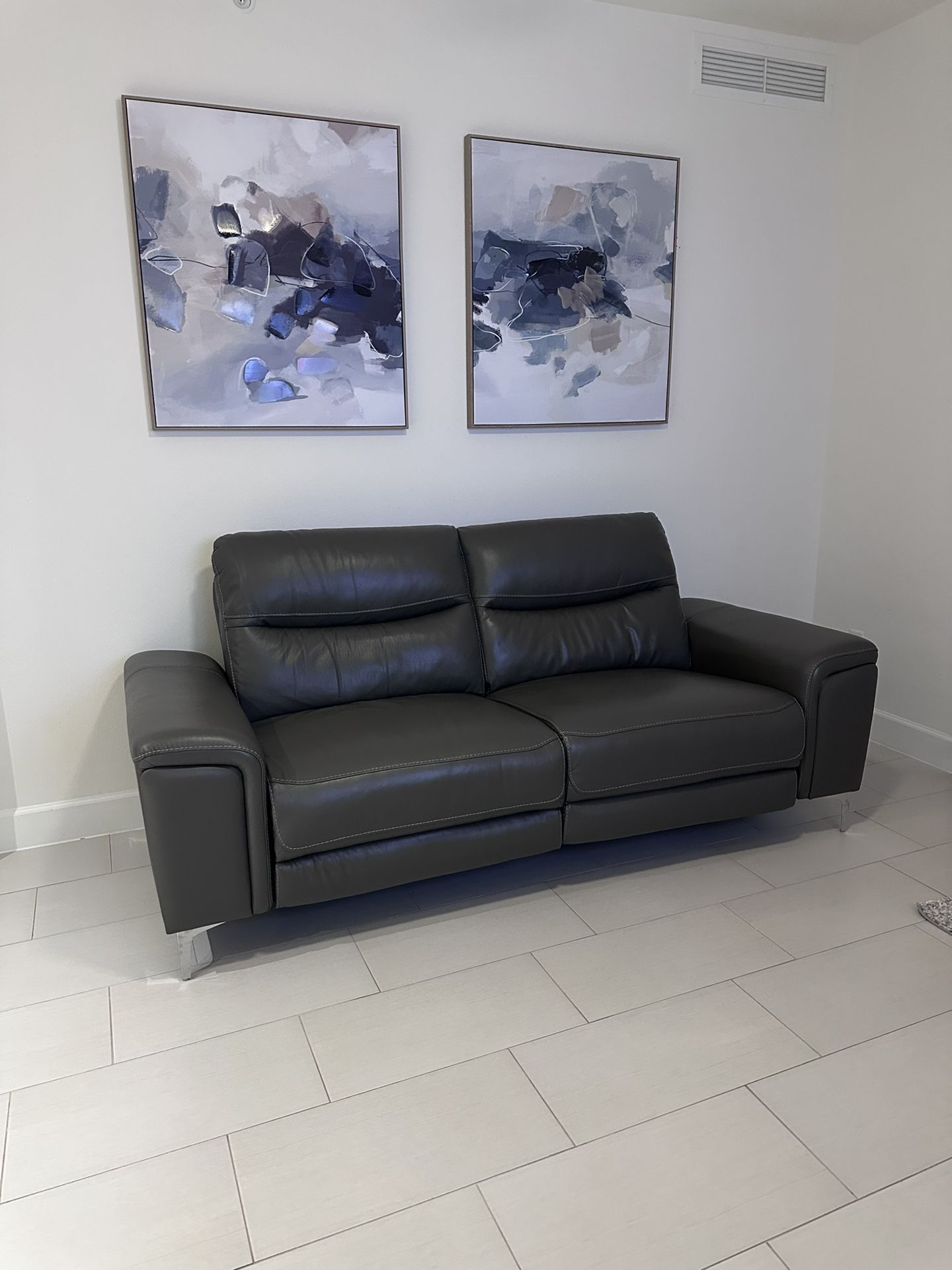 Leather Recliner Couch (2 Seats) - Smooth & Comfortable