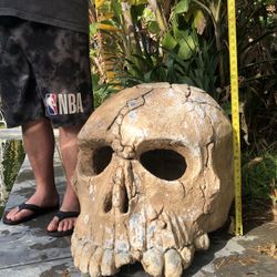 Huge XXL Custom Skull, One Of A Kind Over 200lbs 24” H Yard Art Garden Decor Skull Island 