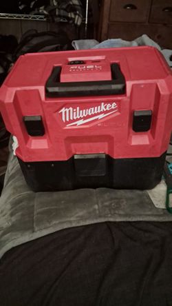 Milwaukee wet/dry, 1.6 gallon shop vaq [TOOL ONLY]