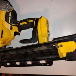 DeWalt 20 Volt 20 Volt Brushless Battery Operated Framing And Nailing Gun