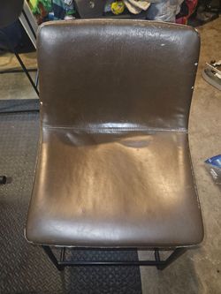 Free counter height bar stool