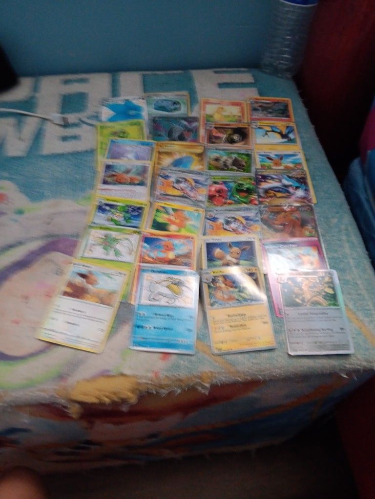 26 Pokémon Cards