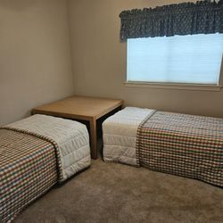 Corner Table For Twin Beds