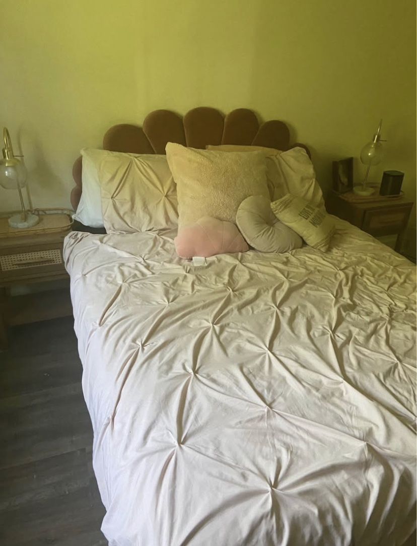 Queen Bedroom Set