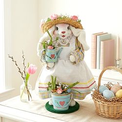 Animated Musical Dancing Easter Bunny Rabbit Gardener. 