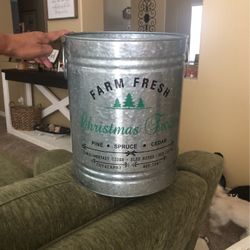 Farmhouse Tin 