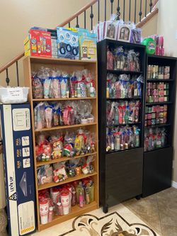 Brand new bath and body works sets, Victoria secret sets, and household goods-$10 each. Higley and ray.