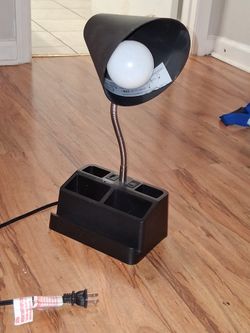 💡 Desk Lamp w/ Organizer – $15