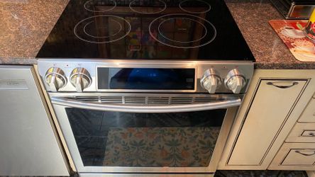 Samsung electric range NE58F9500SS