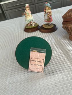 Figurines