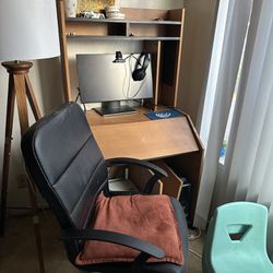 Free computer desk And chair Only 