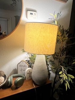 Ceramic table lamp