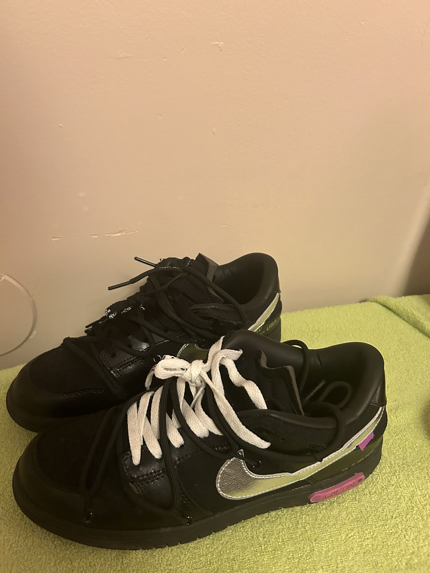 Lot 50 Dunks Throw Price