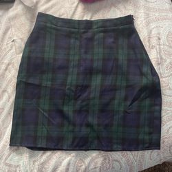 Women’s Skirt w/zipper close