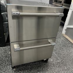 Thermador Stainless Steel 24” Under Counter Double Drawer Refrigerator 