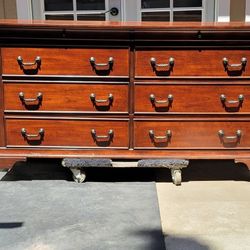 Bedroom Set. Dresser and Nightstands