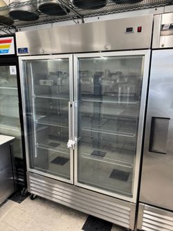 Artic Air commercial 2 door reach in refrigerator with glass doors