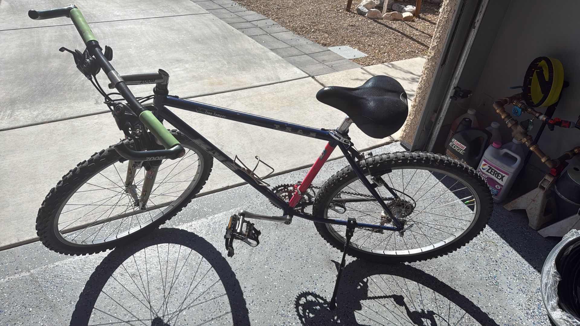 KHS Team Montana Classic Mountain Bike 26