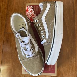 New Women’s Vans Sz 5 Shoes Gold