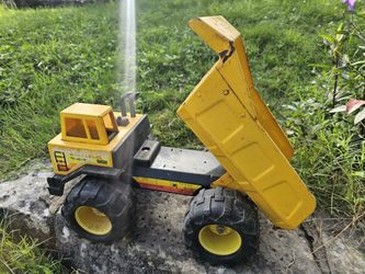 Vintage tonka dump truck