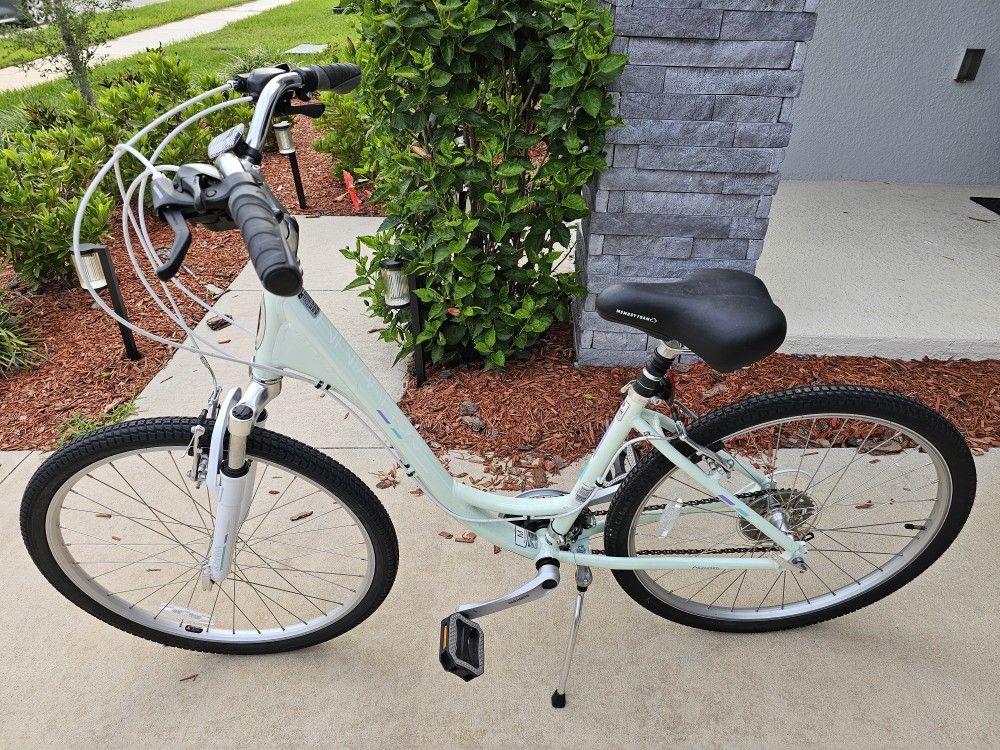 Schwinn Signature Women's Fordham 27.5'' Comfort Bike